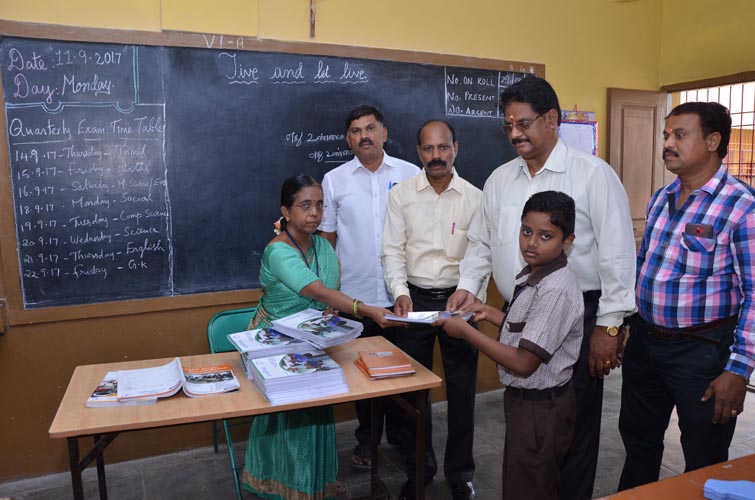 DR.S.RAJENDRAN AINP President Donated Motivational Books to Students Of ASSISI Matriculation School